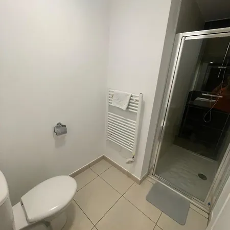 Meuble 6 Personnes Apartment Remoulins Exterior photo