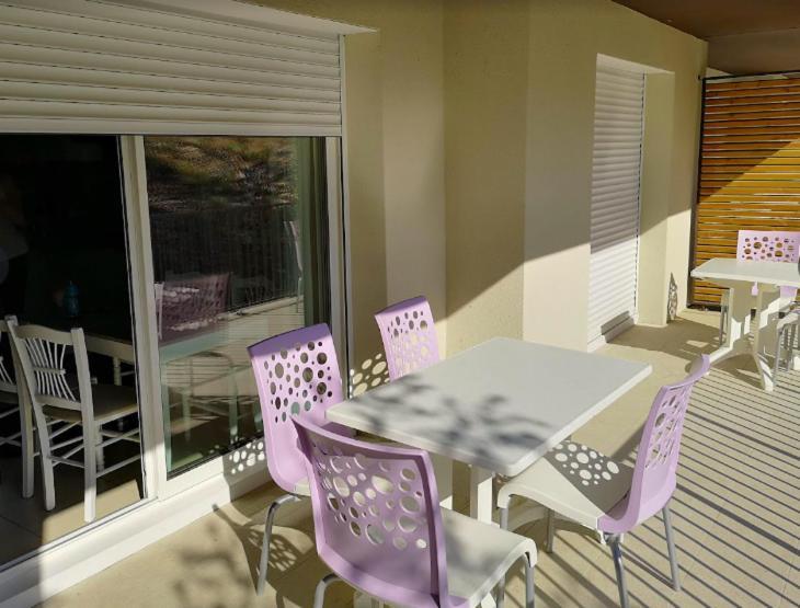 Meuble 6 Personnes Apartment