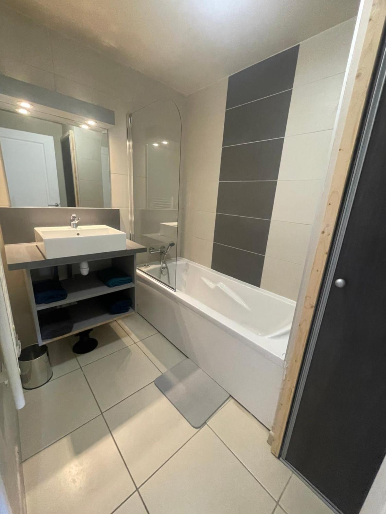 Apartment Meuble 6 Personnes *